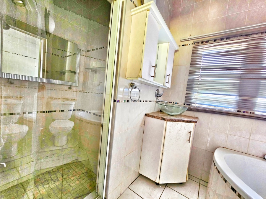 5 Bedroom Property for Sale in Vaalpark Free State